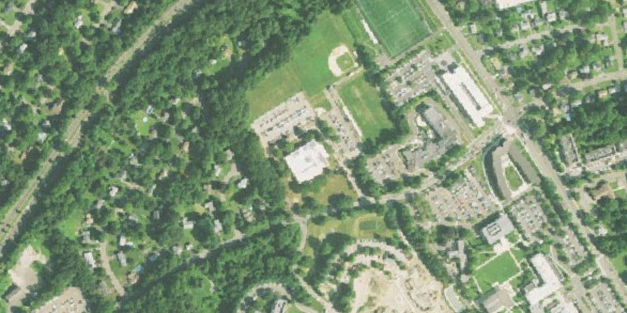 Vista aérea de Notre Dame Catholic High School
