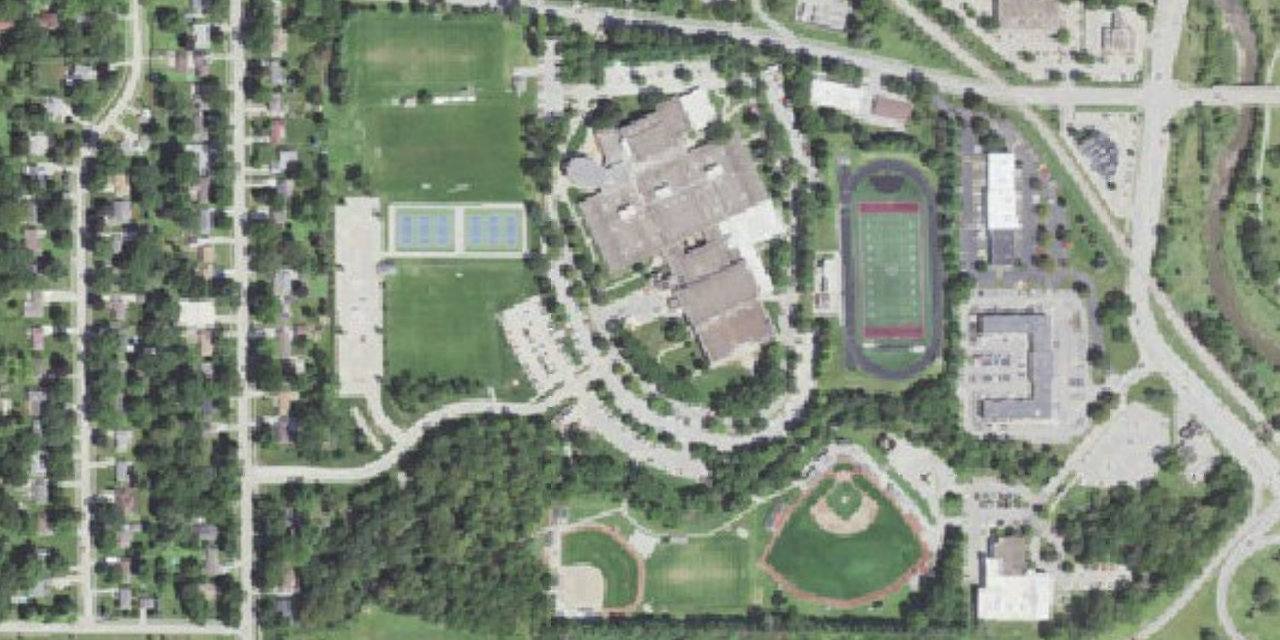 Vista aérea de Dowling Catholic High School