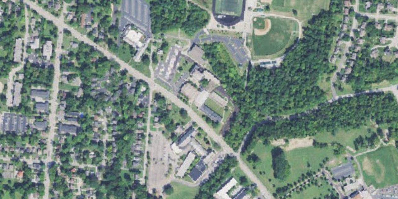 Vista aérea de Archbishop McNicholas High School