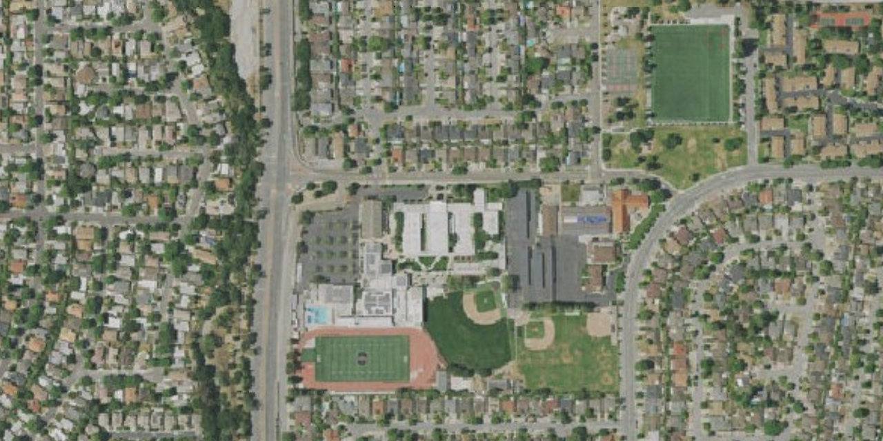 Vista aérea de Archbishop Mitty High School