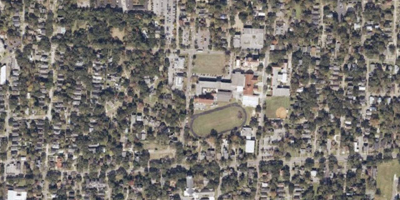 Vista aérea de McGill-Toolen Catholic High School